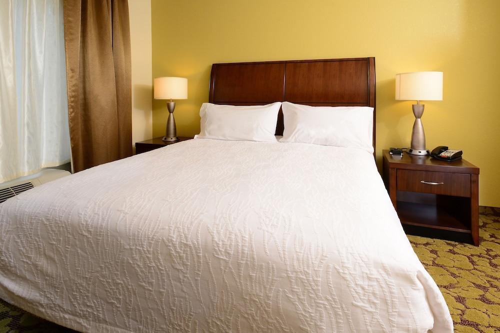 Hilton Garden Inn Greensboro Airport Exterior foto