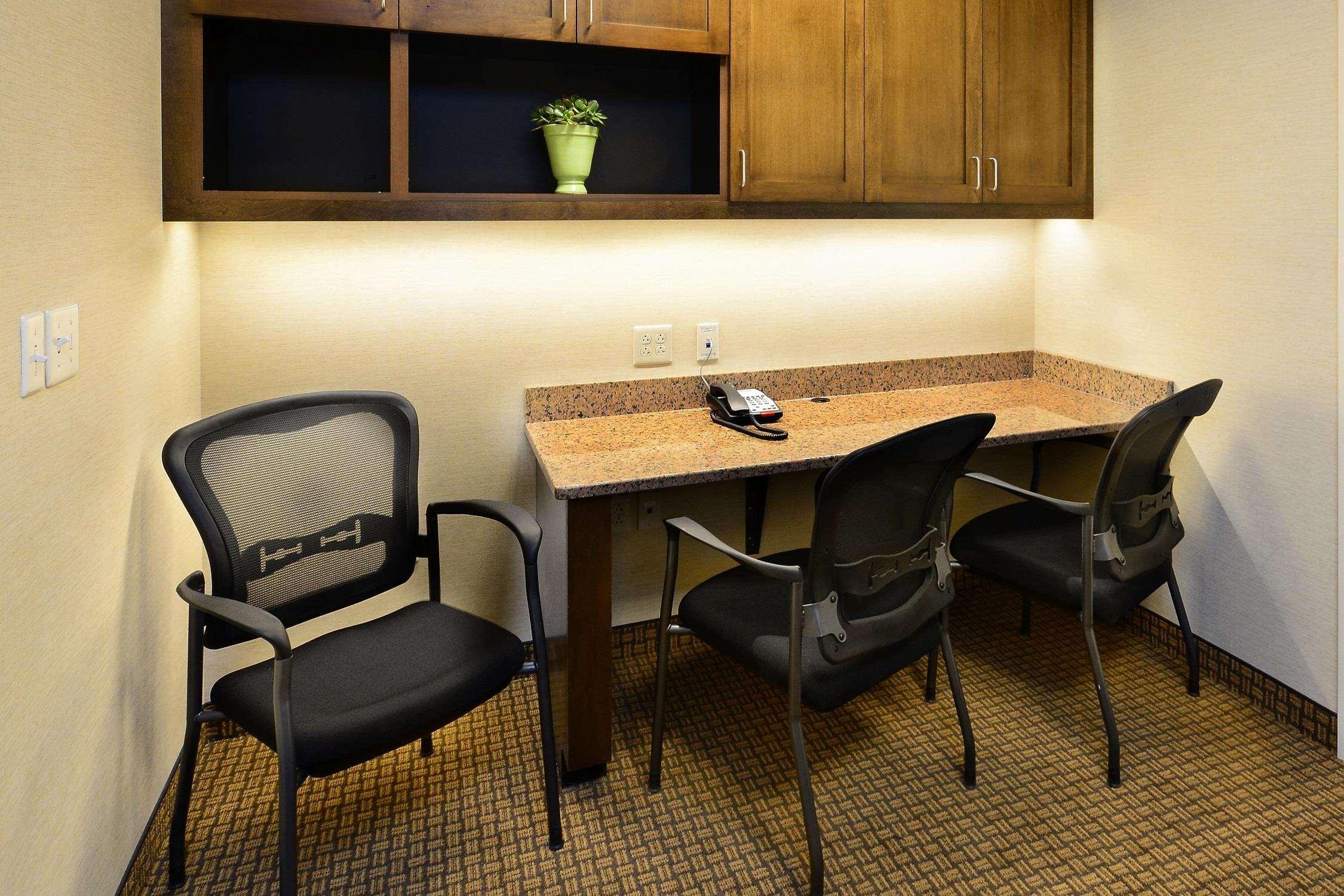 Hilton Garden Inn Greensboro Airport Exterior foto