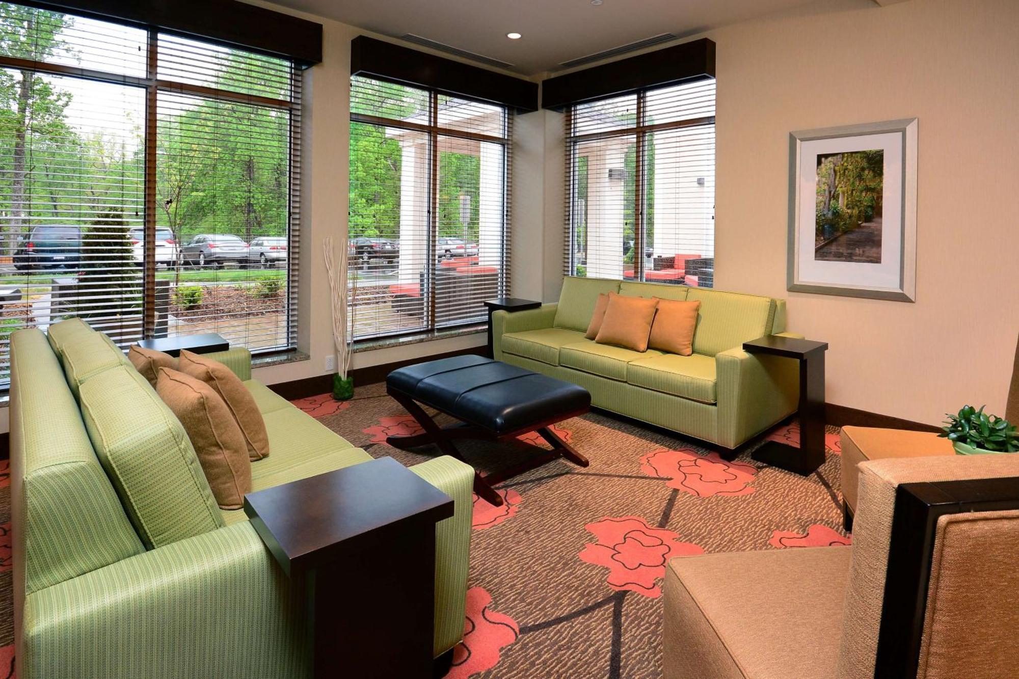 Hilton Garden Inn Greensboro Airport Exterior foto