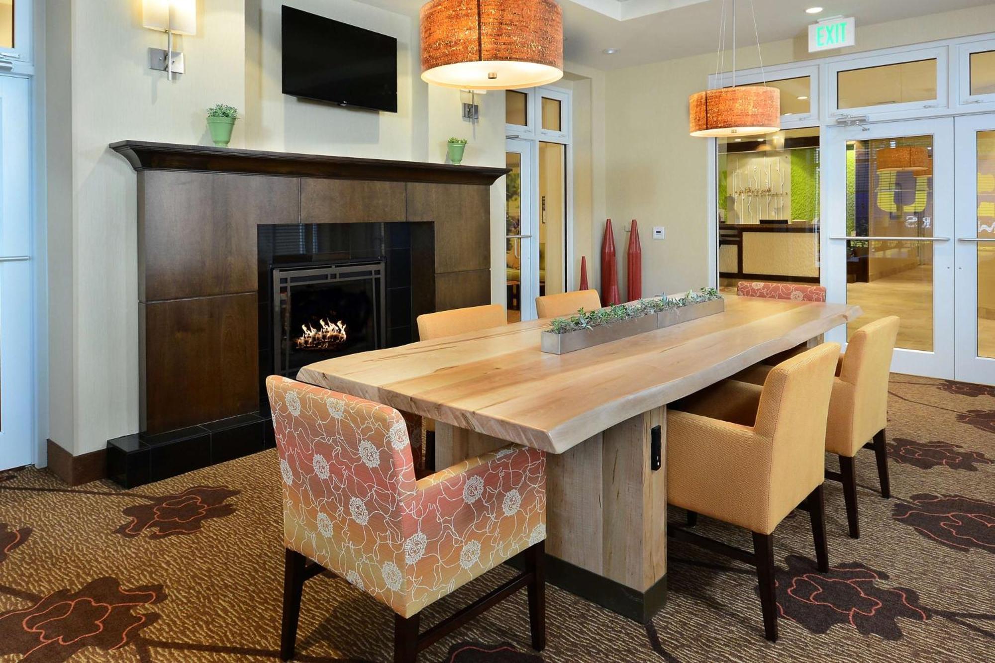 Hilton Garden Inn Greensboro Airport Exterior foto
